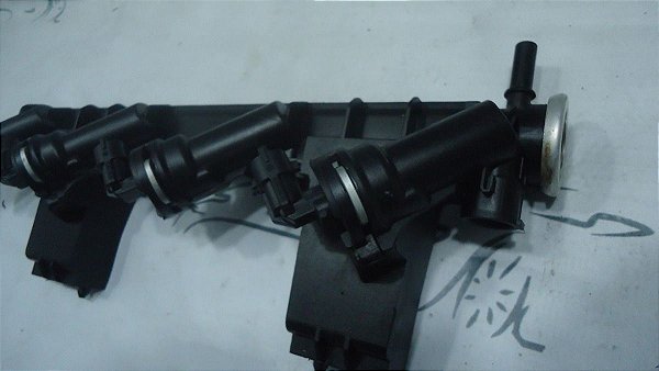 Flauta Com Bicos Aquecedores Peugeot 2008 15 A 17  1.6 Orig.