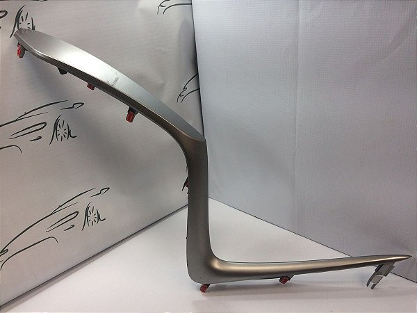 Friso Painel Console Lado Esq. Com Riscos Toyota Yaris 18/19