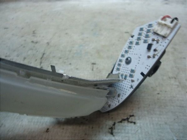 Placa Com Led Da Lanterna Direita Renault Duster 17/18