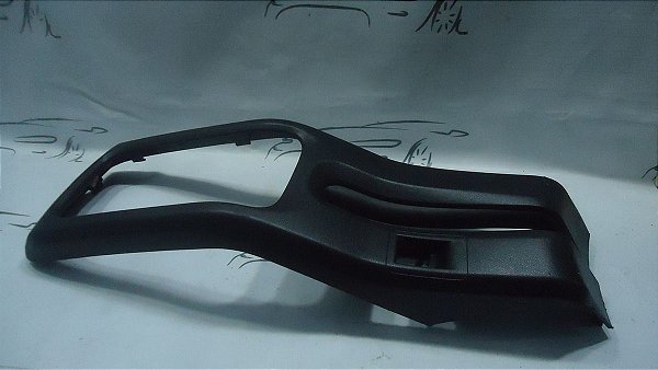 Moldura Console / Alavanca Cambio Peugeot 2008 15 A 17