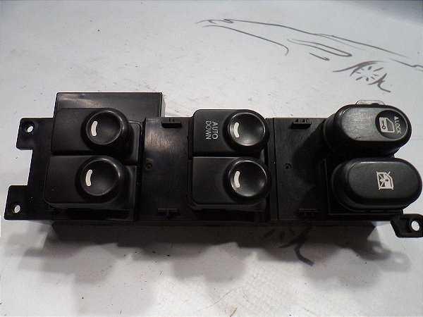 Botao Comando Vidro Dianteiro Esquerdo Hyundai I30 09 A 11