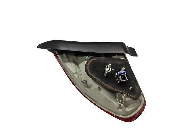 LANTERNA TAMPA TRASEIRA LD DIREITO PEUGEOT 2008 THP 16 A 20