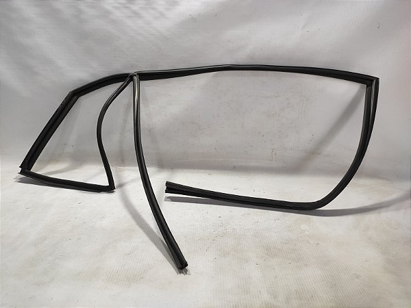 BORRACHA CONTORNO VIDRO TRASEIRO ESQUERD HYUNDAI CRETA 18/19