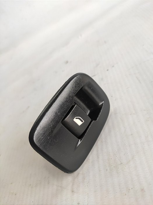 COMANDO VIDRO TRASEIRO DIREITO MOLDURA PEUGEOT 2008 18/19