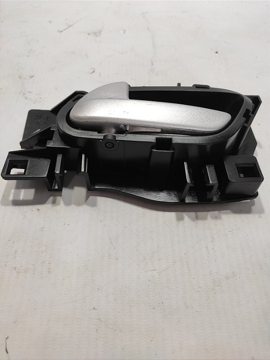 MAÇANETA INTERNA TRASEIRA ESQUERDA PEUGEOT 2008 18/19