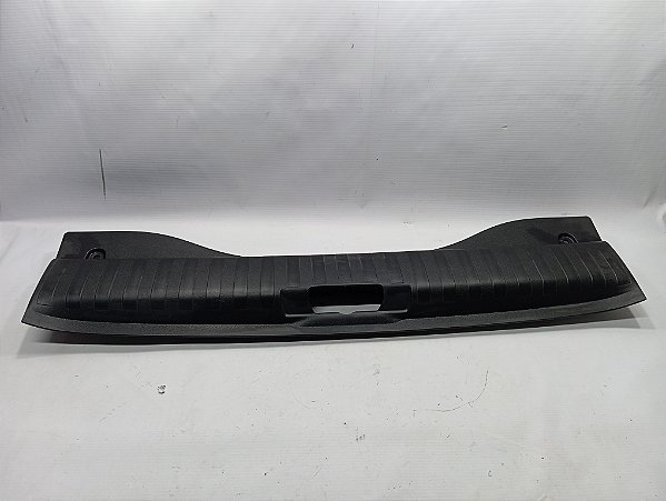 ACABAMENTO TRINCO TRANCA BATENTE PORTA MALAS PEUGEOT 2008