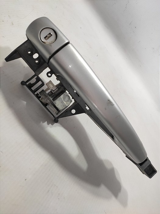 MAÇANETA EXTERNA DIANTEIRA ESQUERDA PEUGEOT 2008 18/19