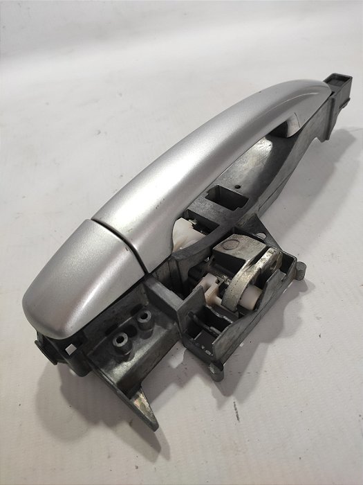 MAÇANETA EXTERNA TRASEIRA ESQUERDA PEUGEOT 2008 18/19