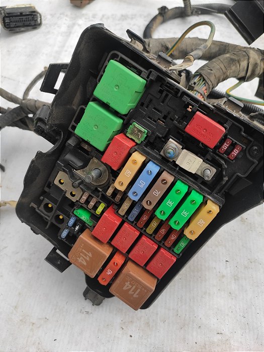 CHICOTE PRINCIPAL CAIXA FUSIVEIS PEUGEOT 2008 18/19 1.6 AUTO