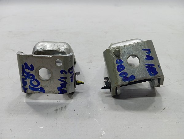 DOBRADIÇA PORTA DIANTEIRA DIREITA PEUGEOT 2008 2019-20