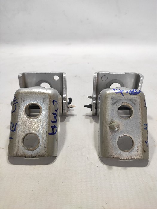 PAR DOBRADIÇA PORTA TRASEIRA ESQUERDA PEUGEOT 2008 18/19