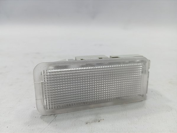 LUZ DO PORTA MALAS PEUGEOT 2008 1.6 16V AT6 2019-20