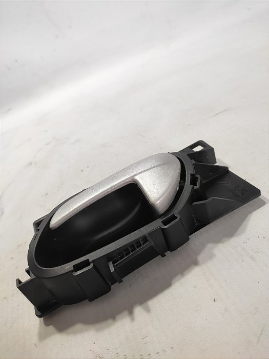 MAÇANETA INTERNA DIANTEIRA ESQUERDA PEUGEOT 2008 18/19