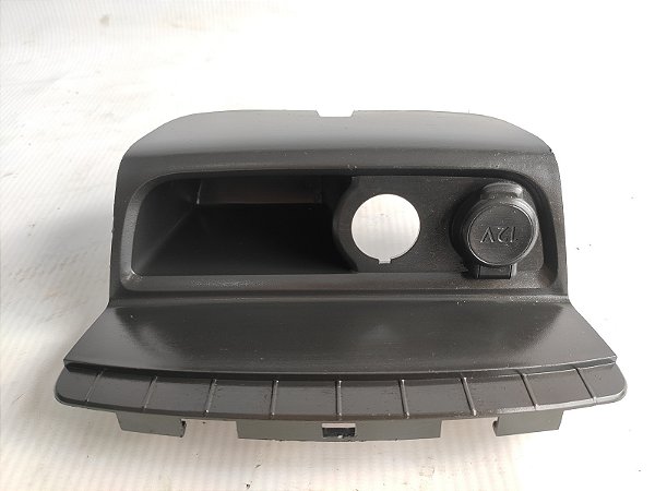 MOLDURA PAINEL PORTA TRECO COM PLUG 12V PEUGEOT 2008 18/19
