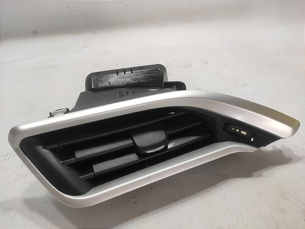 DIFUSOR DE AR LADO ESQUERDO PAINEL PEUGEOT 2008 18/19