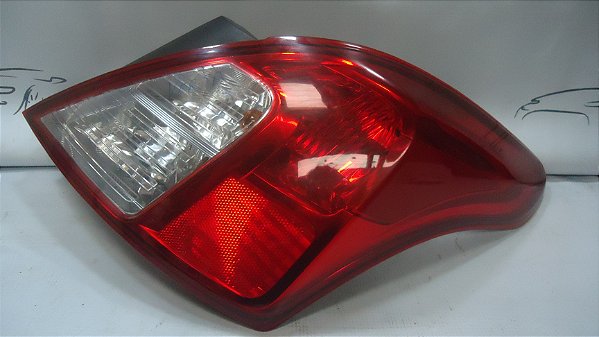 LANTERNA LD DIREITO NISSAN VERSA 2018
