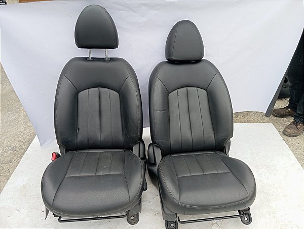 JOGO DE BANCOS ORIGINAL NISSAN VERSA 2018 COURO