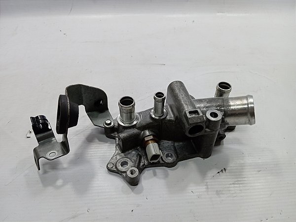 CARCAÇA DUTO TUBO AGUA MOTOR SENSOR NISSAN VERSA 1.6 2018