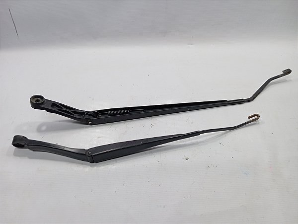 PAR HASTE BRAÇO LIMPADOR PARABRISA NISSAN VERSA 2018
