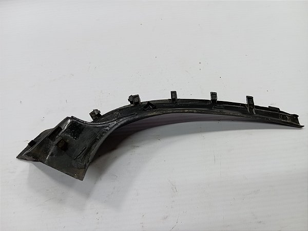 ACABAMENTO BORRACHA GRELHA ESQUERDO NISSAN VERSA 2018