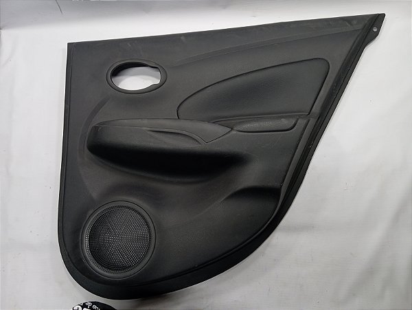 LATERAL FORRO PORTA TRASEIRO DIREITO NISSAN VERSA 2018