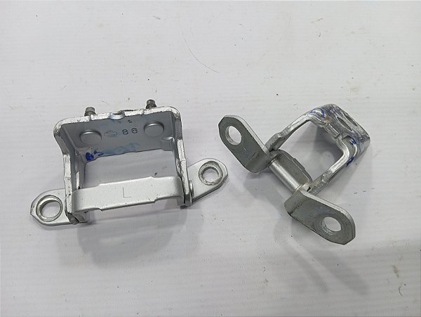 PAR DE DOBRADIÇAS PORTA TRASEIRA ESQUERDA NISSAN VERSA 2018