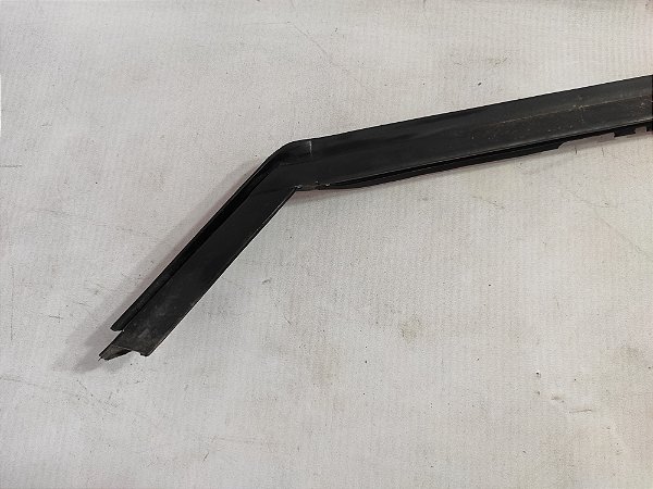 BORRACHA CONTORNO VIDRO DIANTEIRO ESQUERDO PEUGEOT 208 19/20