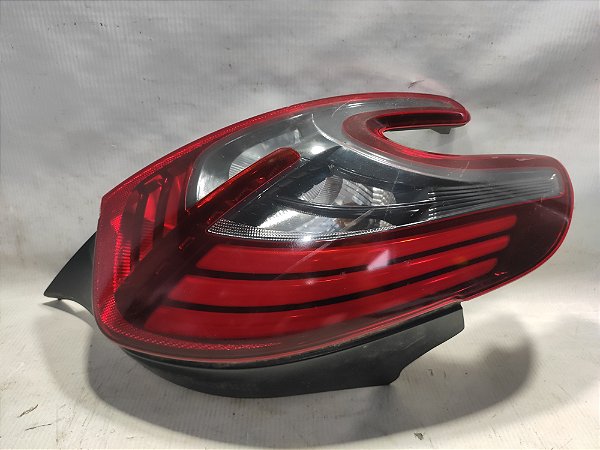 LANTERNA LADO ESQUERDO PEUGEOT 208 1.6 16V AT6 19/20