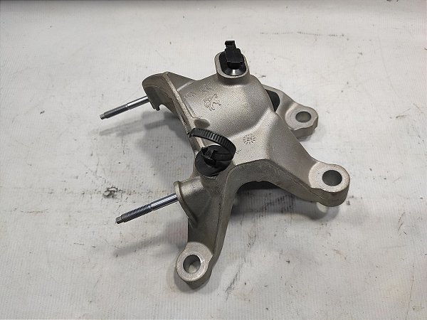 Suporte Bomba Vacuo Buhler Peugeot 208 22/23  1.6
