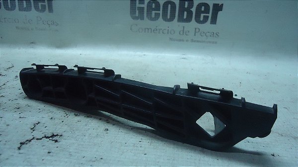 Guia Parachoque Traseiro Direito Toyota Etios 12 A 15 Sedan