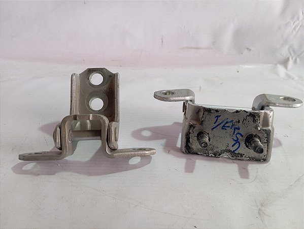 PAR DE DOBRADIÇA TRASEIRA DIREITA NISSAN VERSA 18/19