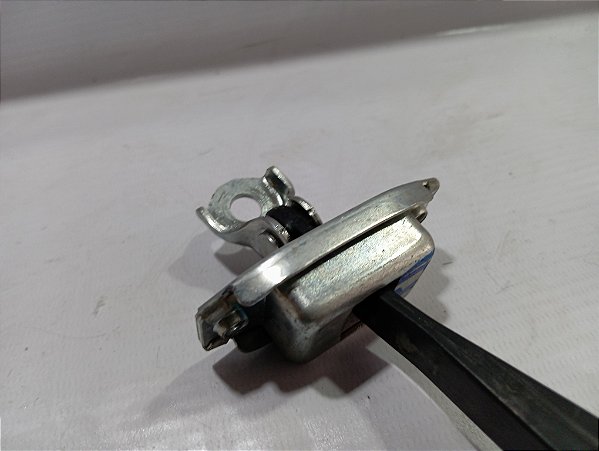 LIMITADOR PORTA TRASEIRA DIREITA NISSAN VERSA 18/19