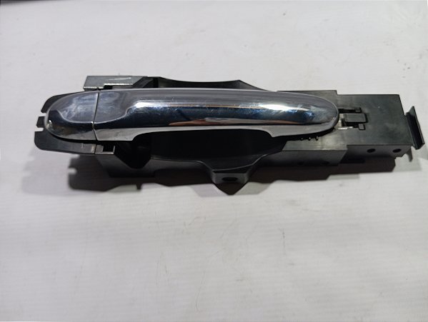 MAÇANETA EXTERNA PORTA DIANTEIRA DIREITA NISSAN VERSA 18/19