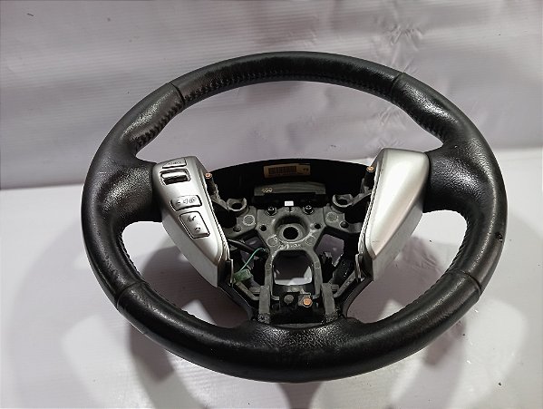 VOLANTE E BOTOES COMANDO VOLUME NISSAN VERSA 18/19 DESGASTE
