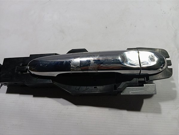 MAÇANETA EXTERNA PORTA TRASEIRA DIREITA NISSAN VERSA 18/19