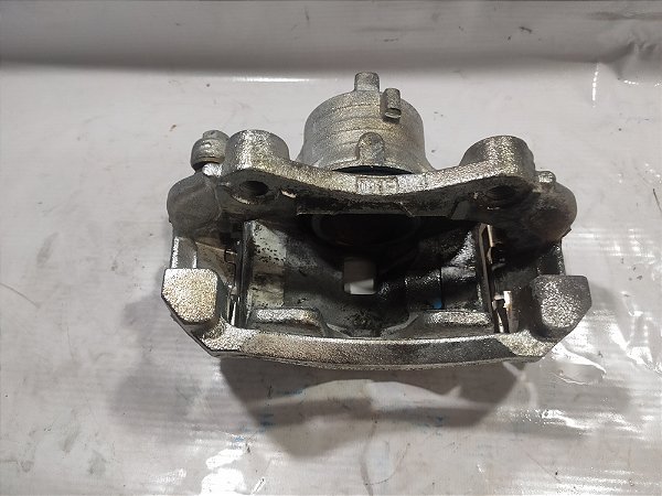 PINÇA FREIO DIANTEIRO ESQUERDO NISSAN MARCH 1.6 2019
