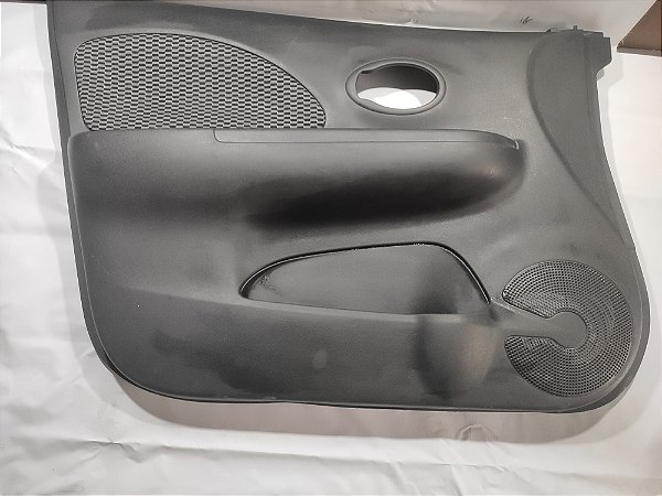 LATERAL FORRO PORTA DIANTEIRO ESQUERDO NISSAN MARCH  2019