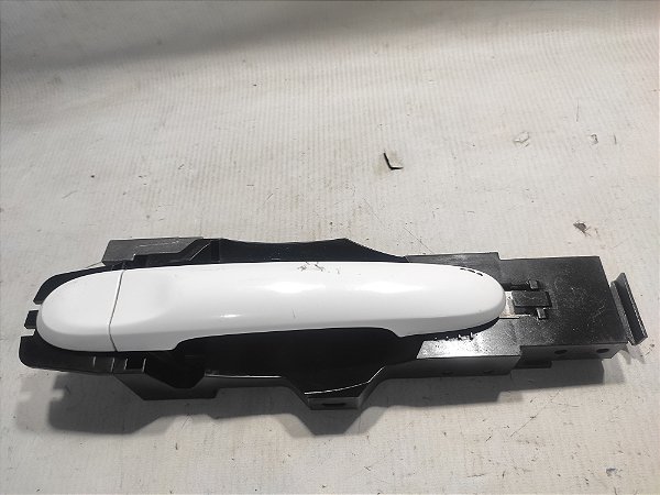 MAÇANETA EXTERNA DIANTEIRA DIREITA NISSAN MARCH 2019