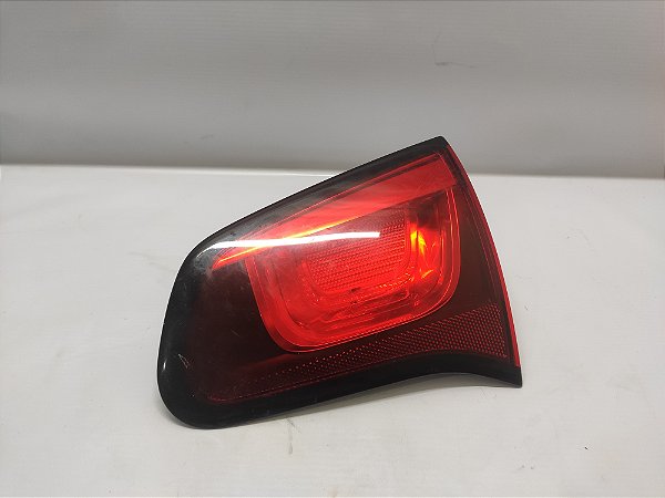 LANTERNA TAMPA TRASEIRA LADO DIREITO CITROEN C3 1.5 2015