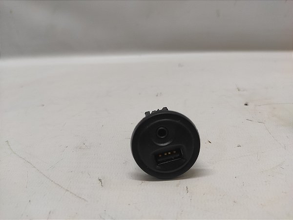 TOMADA PLUG USB / AUXILIAR PEUGEOT 2008 15 A 19