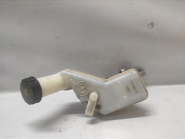 CILINDRO MESTRE COM RESERVATORIO PEUGEOT 2008 15 A 19 1.6