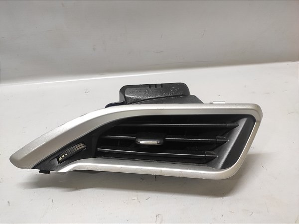 DIFUSOR DE AR DO PAINEL LADO ESQUERDO PEUGEOT 2008 15 A 19