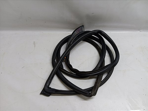 BORRACHA CONTORNO PORTA DIANTEIRA ESQUERD HYUNDAI CRETA 2023