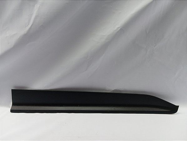 MOLDURA INFERIOR EXTERNA PORTA DIANTEIRA DIREITA CRETA 19A22