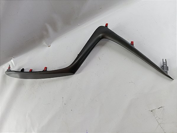 MOLDURA CONSOLE CENTRAL FRISO LADO DIREITO TOYOTA YARIS 2023