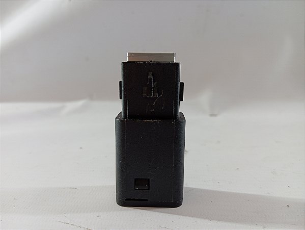 PLUG USB DA MOLDURA CENTRAL PEUGEOT 208 2022 ORIGINAL