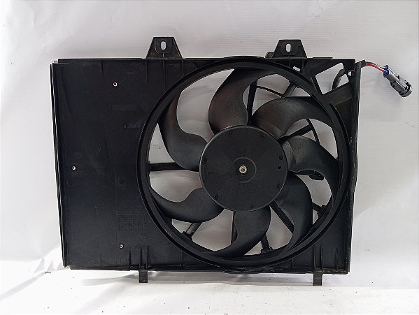 DEFLETOR COM VENTOINHA HELICE MOTOR PEUGEOT 208 1.6 AUT 2022