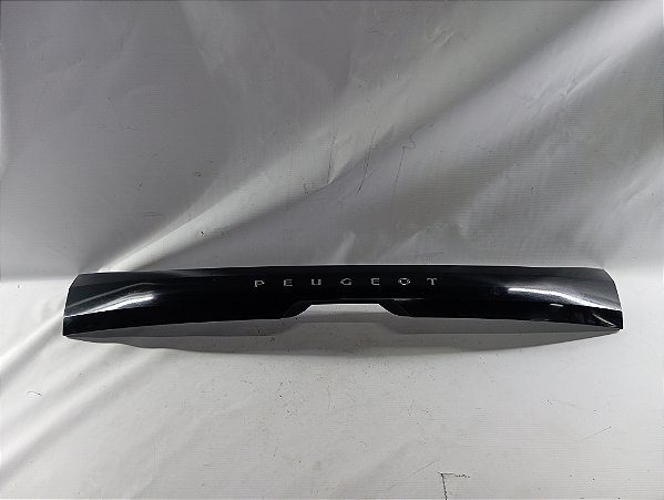 APLIQUE EXTERNO INFERIOR TAMPA TRASEIRA PEUGEOT 208 2022