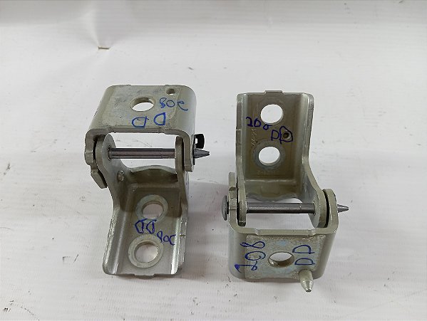 DOBRADIÇA PORTA DIANTEIRA DIREITA PEUGEOT 208 2022 ORIGINAL