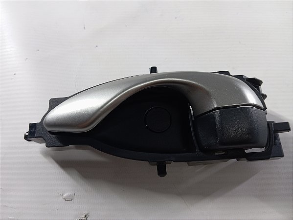 MAÇANETA INTERNA TRASEIRA ESQUERDA TOYOTA YARIS 21/22